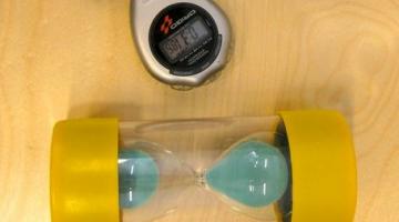 Timeglass og stoppeklokke
